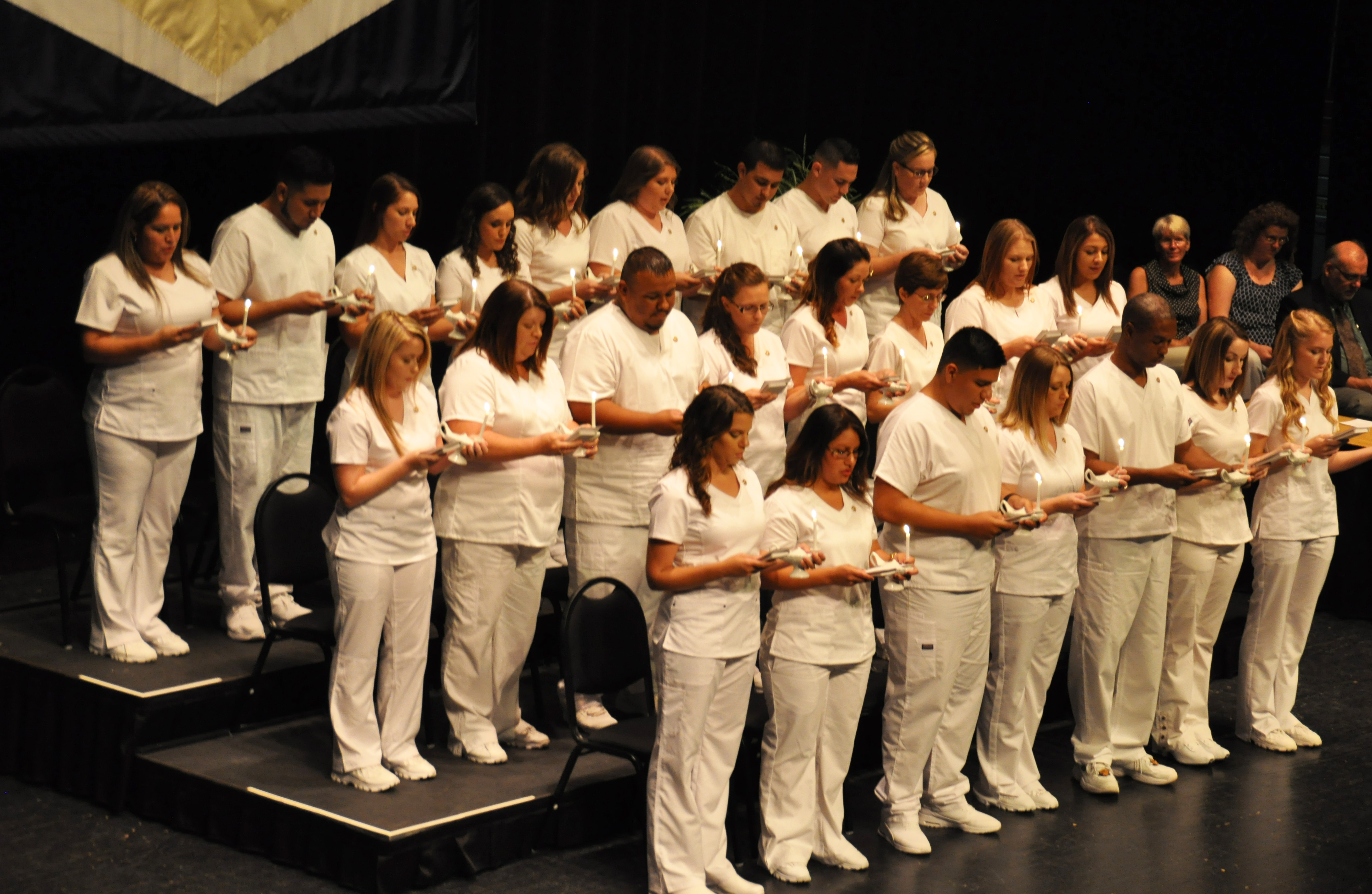 » Nursing Graduates Honored in Pinning Ceremony4004 x 2608