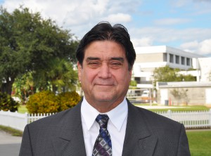 Dr. Robert Flores