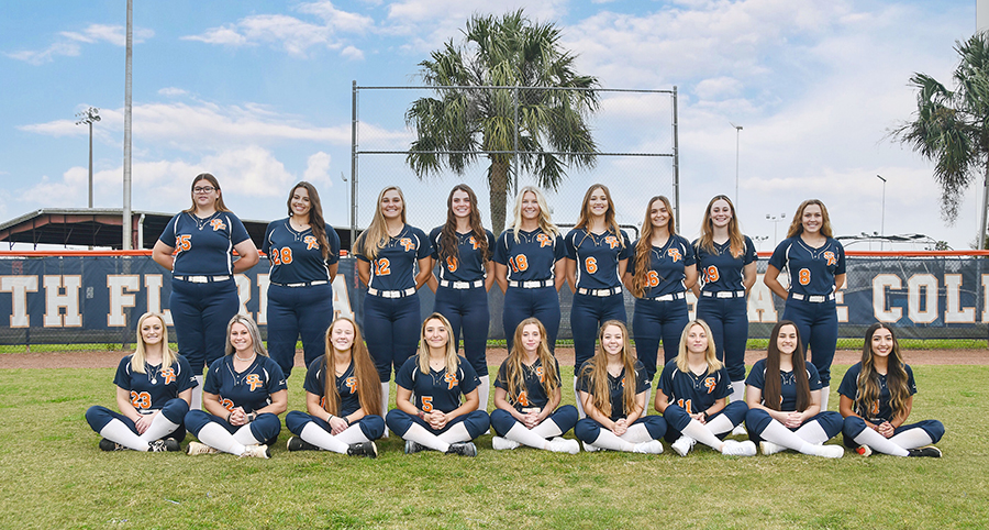 The 2022 Lady Panthers Softball Team