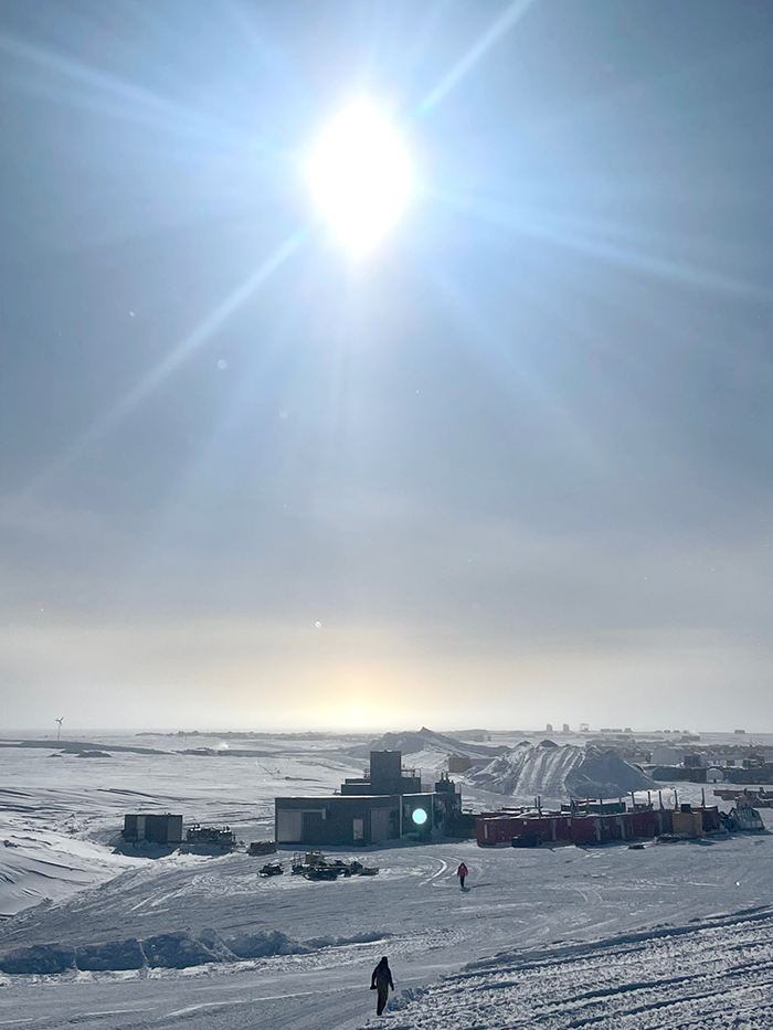 The double sun at the South Pole